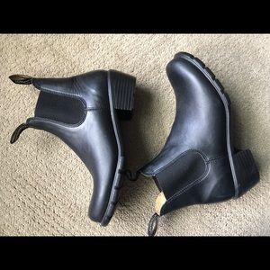 Women’s Blundstone black leather heeled boots
